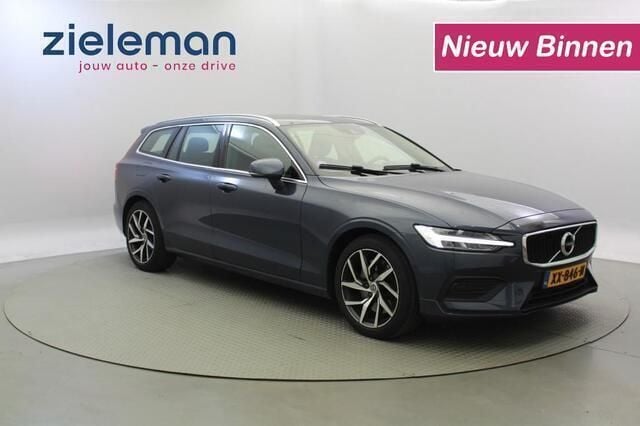 Blauw Gebruikt 2019 Volvo V60 Momentum Stationwagen | € 24.845 (Goede deal) - Afbeelding 1/4