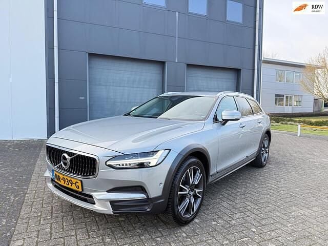 Grijs Occasion 2017 Volvo V90 CC Pro Stationwagen | € 20.950 (Eerlijke prijs) - Afbeelding 1/4