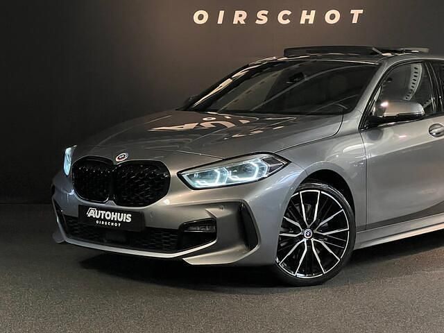 Occasion BMW 120 Executive 178 PK (130 kW) 2022 Grijs Hatchback