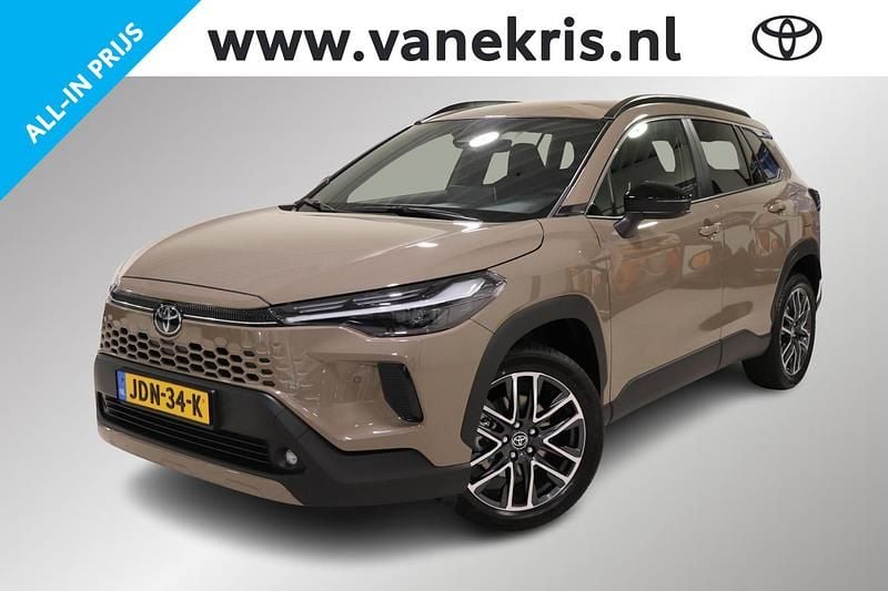 Bruin Nieuw 2025 Toyota Corolla Cross SUV | € 41.690 (Duur) - Afbeelding 1/4