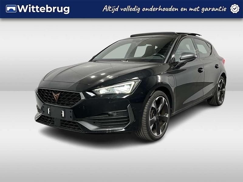 Zwart, metallic lak Gebruikt 2022 Cupra Leon Hatchback | € 26.450 (Eerlijke prijs) - Afbeelding 1/2