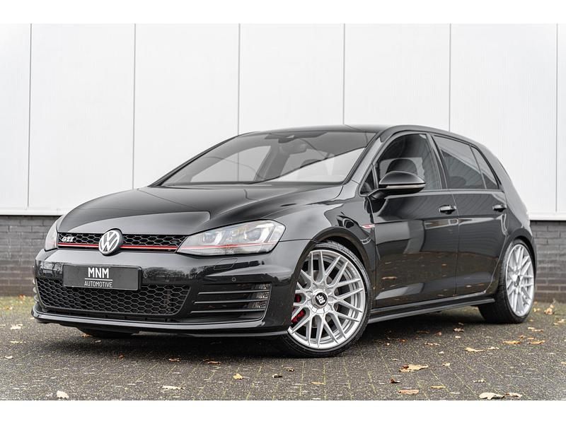 Zwart Occasion 2016 VW Golf VII GTI Hatchback | € 19.450 (Goede deal) - Afbeelding 1/4