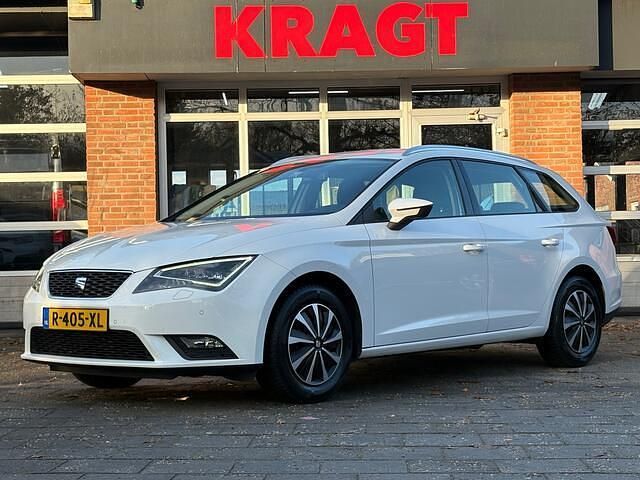 Wit Gebruikt 2016 Seat Leon ST Style Stationwagen | € 9.450 (Eerlijke prijs) - Afbeelding 1/4