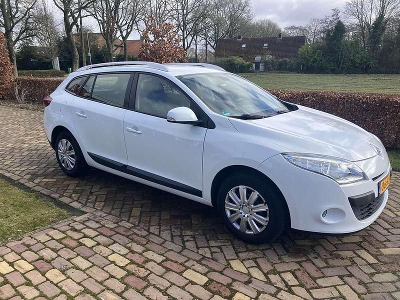 Occasion Renault Mégane GrandTour Expression 110 PK (80 kW) 2011 Wit Stationwagen