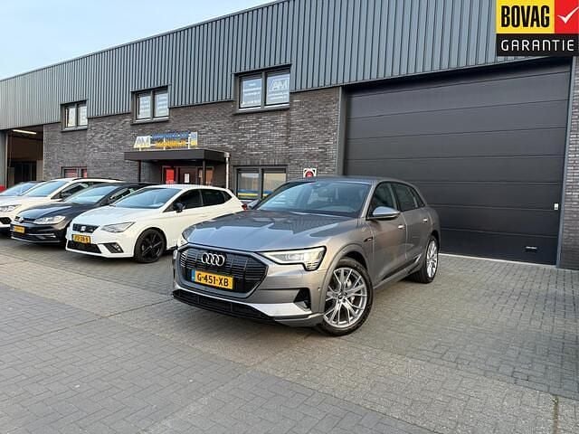 Grijs Occasion 2019 Audi e-tron Advanced Plus SUV | € 24.950 (Goede deal) - Afbeelding 1/4