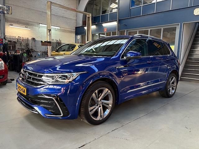 Blauw Gebruikt 2022 VW Tiguan R-line SUV | € 36.850 (Eerlijke prijs) - Afbeelding 1/4