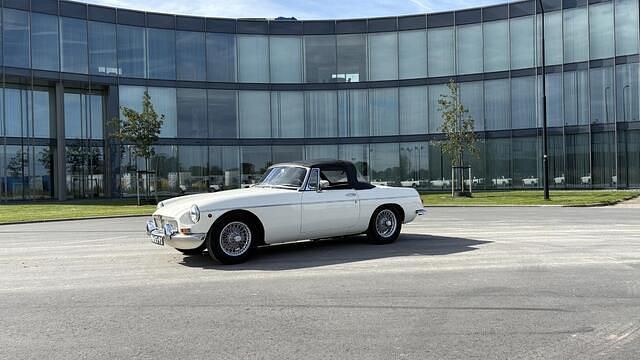 Wit Gebruikt 1966 MG B Cabriolet | € 21.500 - Afbeelding 1/4