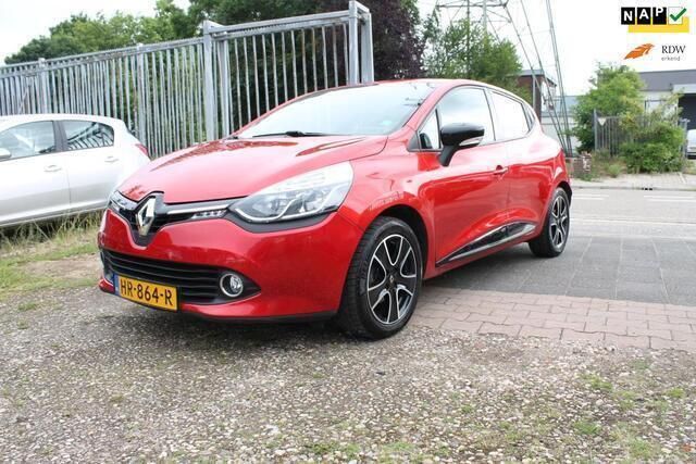Rood Gebruikt 2016 Renault Clio IV Expression Hatchback | € 7.950 (Eerlijke prijs) - Afbeelding 1/4