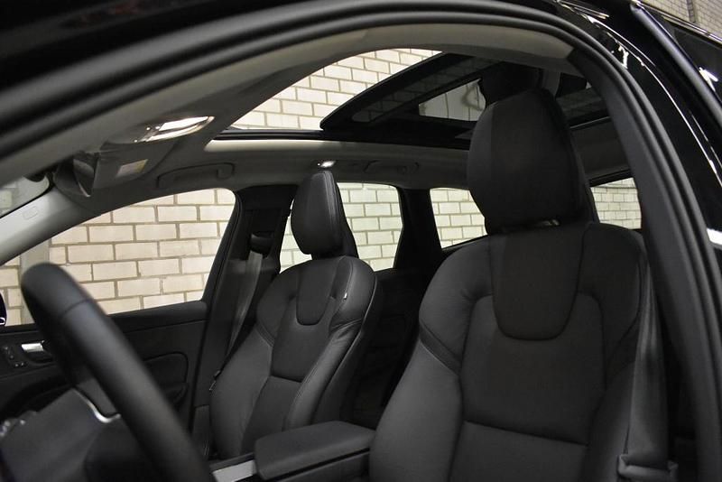 Occasion Volvo XC60 Plus 349 PK (256 kW) 2025 Zwart SUV