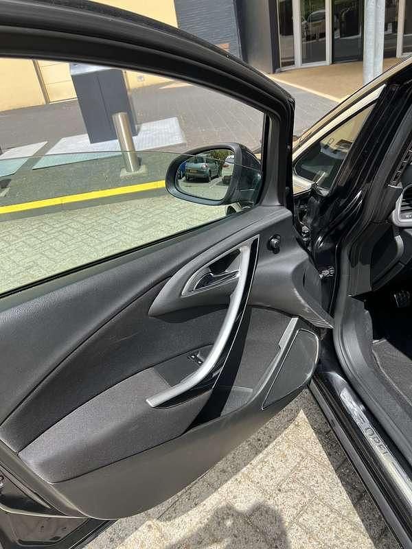 Gebruikt 2011 Opel Astra Sport Sedan | € 3.500 (Eerlijke prijs) - Afbeelding 1/4