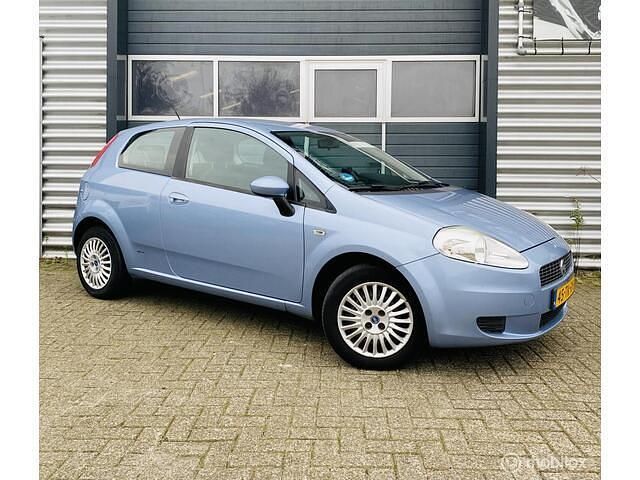 Blauw Gebruikt 2006 Fiat Grande Punto Hatchback | € 1.450 (Eerlijke prijs) - Afbeelding 1/4