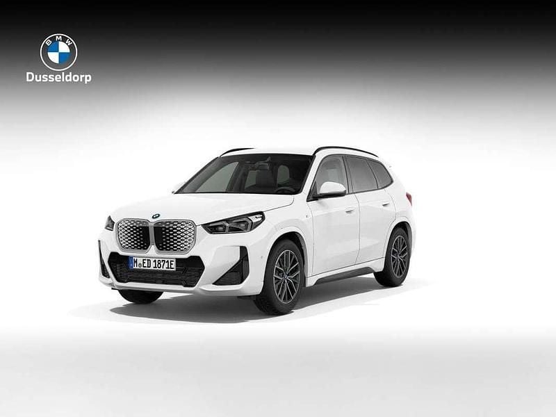 Wit Nieuw 2025 BMW iX1 M Sport SUV | € 55.950 (Super prijs) - Afbeelding 1/4