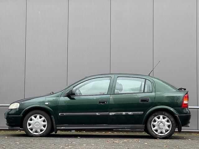 Occasion Opel Astra Club 75 PK (55 kW) 2000 Groen Hatchback