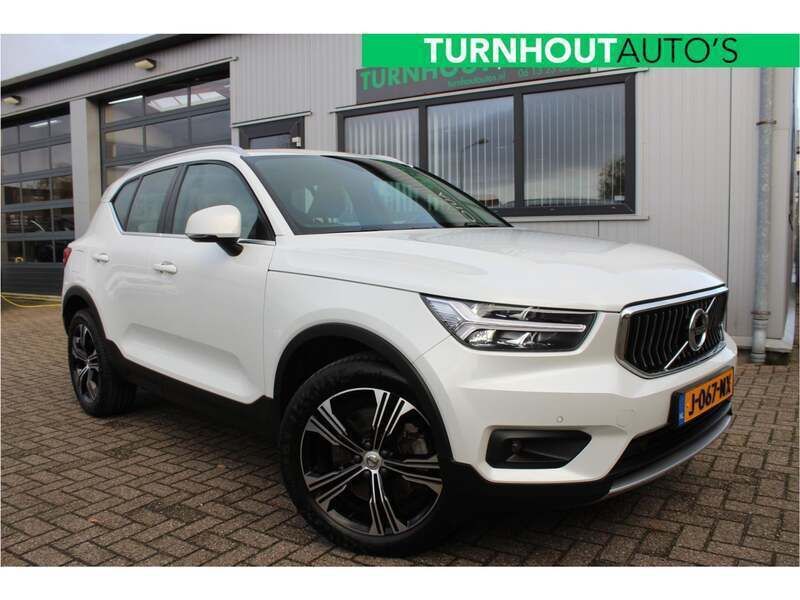 Wit Gebruikt 2020 Volvo XC40 Inscription SUV | € 31.725 (Eerlijke prijs) - Afbeelding 1/4