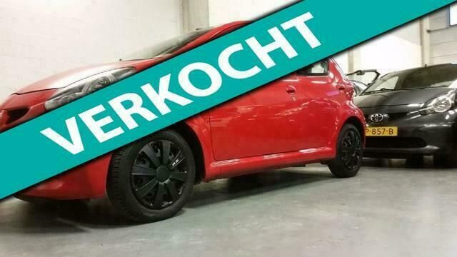 Rood Gebruikt 2008 Toyota Aygo Hatchback | € 3.499 (Eerlijke prijs) - Afbeelding 1/4
