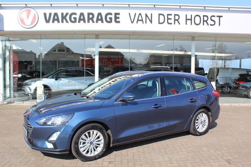 Blauw Gebruikt 2021 Ford Focus Titanium Stationwagen | € 18.430 (Eerlijke prijs) - Afbeelding 1/4