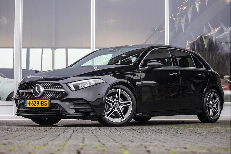 Occasion Mercedes A180 AMG 136 PK (100 kW) 2020 Zwart (metallic) Hatchback