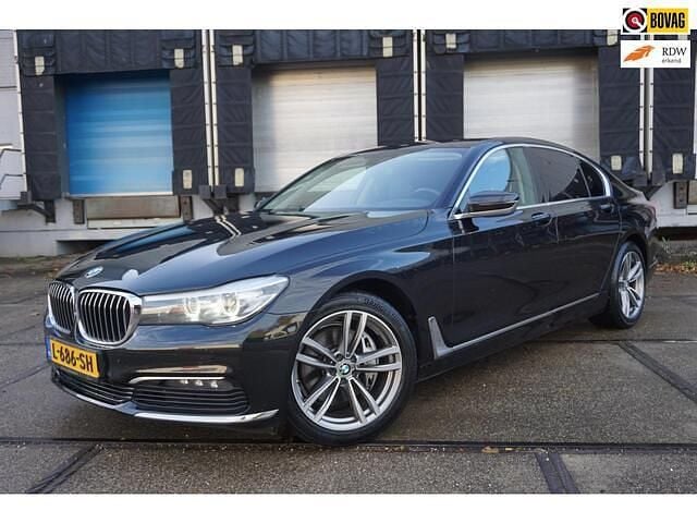 Zwart Gebruikt 2015 BMW 730 Sedan | € 25.995 - Afbeelding 1/4