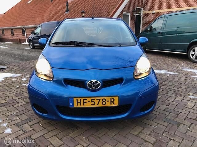 Occasion Toyota Aygo 68 PK (50 kW) 2009 Blauw Hatchback