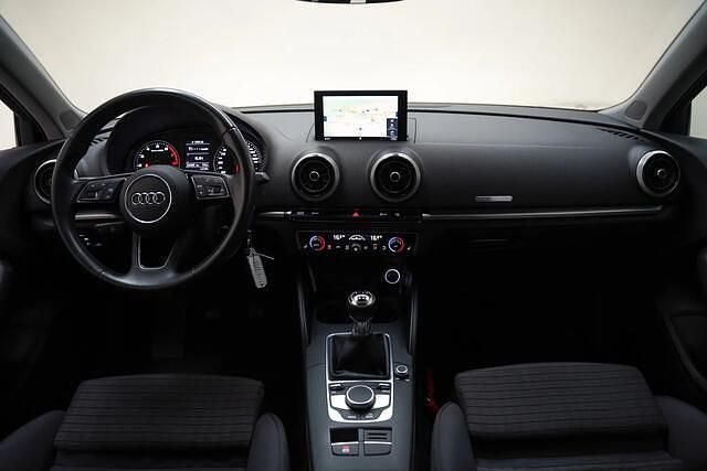 Occasion Audi A3 Sportback Design 116 PK (85 kW) 2018 Grijs Hatchback