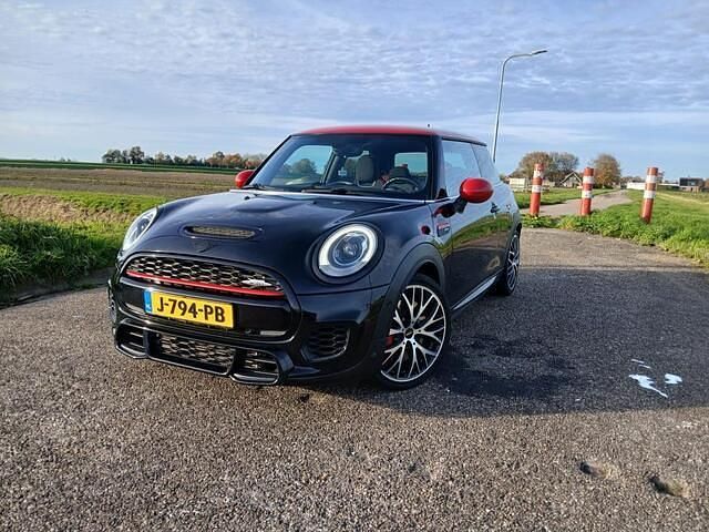 Zwart (metallic) Gebruikt 2015 Mini John Cooper Works Chili Hatchback | € 19.499 (Eerlijke prijs) - Afbeelding 1/4