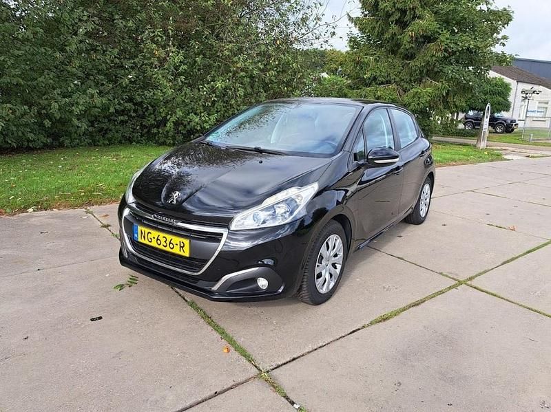 Zwart Gebruikt 2017 Peugeot 208 Hatchback | € 5.250 (Goede deal) - Afbeelding 1/4