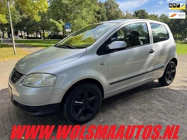Grijs Gebruikt 2005 VW Fox Trendline Hatchback | € 1.250 (Eerlijke prijs) - Afbeelding 1/4