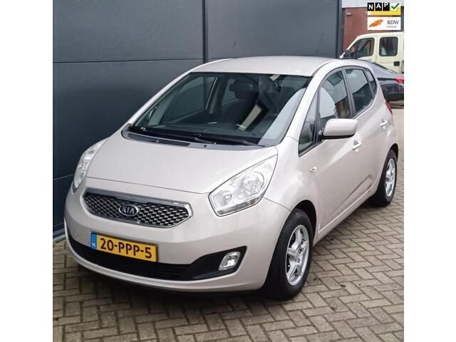 Grijs, metallic lak Gebruikt 2011 Kia Venga Hatchback | € 4.995 (Eerlijke prijs) - Afbeelding 1/4