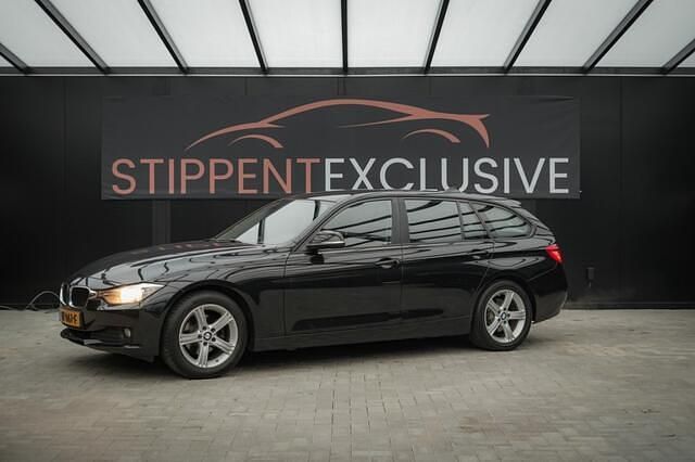 Zwart (metallic) Occasion 2015 BMW 316 Stationwagen | € 10.900 (Eerlijke prijs) - Afbeelding 1/4