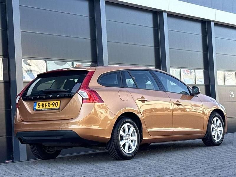 Occasion Volvo V60 114 PK (83 kW) 2013 Oranje Stationwagen