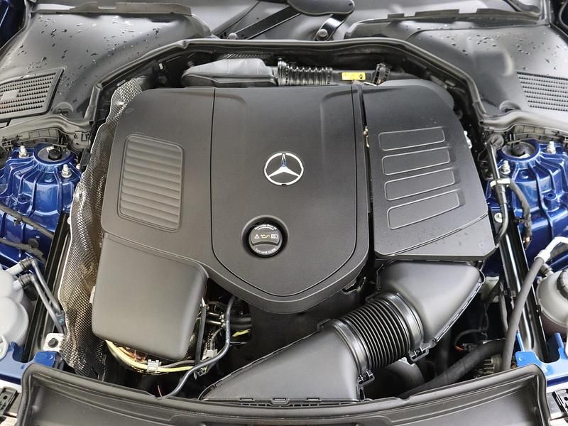 Occasion Mercedes C300 AMG line 204 PK (150 kW) 2024 Blauw Stationwagen