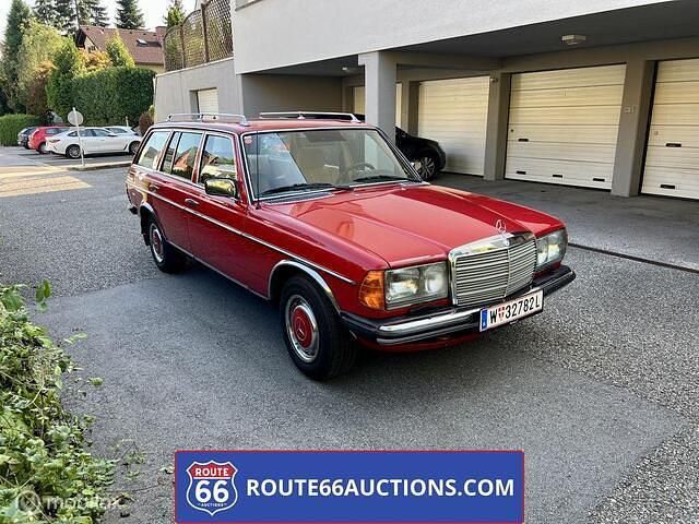 Zwart Gebruikt 1980 Mercedes 300 | € 10.500 - Afbeelding 1/4