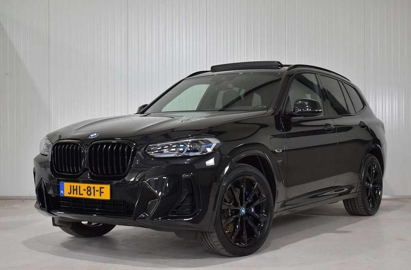 Zwart Gebruikt 2021 BMW X3 Executive SUV | € 43.995 (Eerlijke prijs) - Afbeelding 1/4