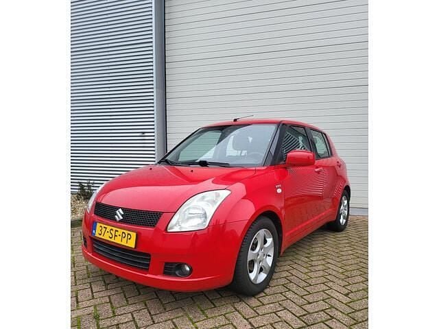 Occasion Suzuki Swift Exclusive 102 PK (75 kW) 2005 Rood Hatchback