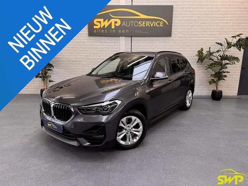 Grijs Occasion 2020 BMW X1 Executive SUV | € 21.950 (Goede deal) - Afbeelding 1/4