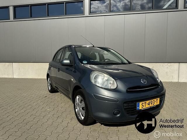 Grijs, metallic lak Gebruikt 2011 Nissan Micra Acenta Hatchback | € 2.795 (Goede deal) - Afbeelding 1/4