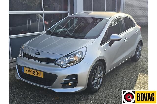 Grijs Gebruikt 2016 Kia Rio Hatchback | € 8.950 (Eerlijke prijs) - Afbeelding 1/4