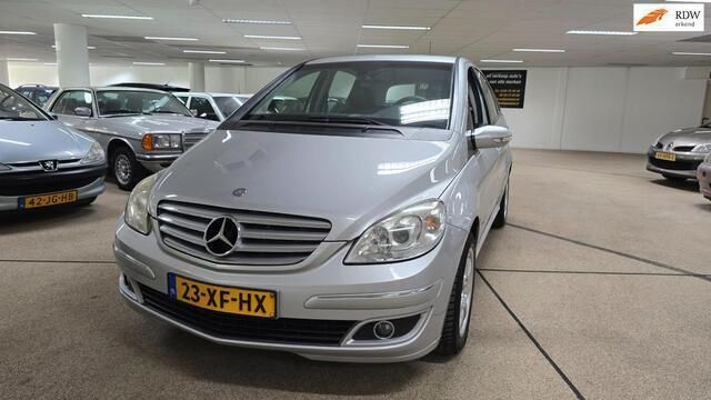 Grijs Gebruikt 2007 Mercedes B180 MPV | € 3.450 (Eerlijke prijs) - Afbeelding 1/4