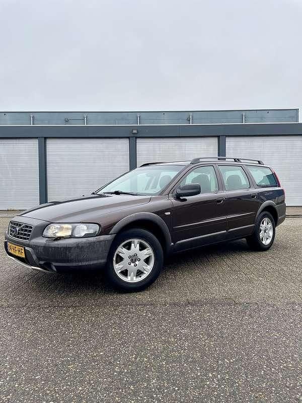 Bruin Occasion 2001 Volvo V70 Stationwagen | € 4.499 (Eerlijke prijs) - Afbeelding 1/4