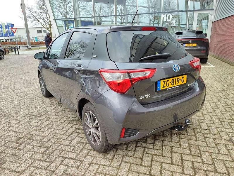 Occasion Toyota Yaris Hybrid 99 PK (72 kW) 2019 Grijs Hatchback