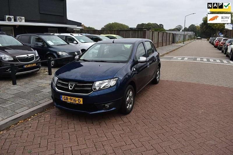 Blauw Gebruikt 2015 Dacia Sandero Anniversary Hatchback | € 6.950 (Goede deal) - Afbeelding 1/4
