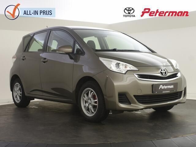 Bruin Gebruikt 2014 Toyota Verso-S MPV | € 11.899 (Iets duurder) - Afbeelding 1/4
