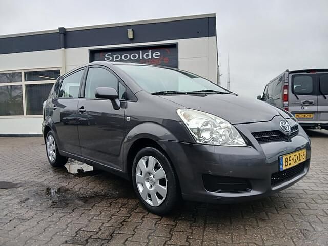 Grijs (metallic) Gebruikt 2008 Toyota Verso MPV | € 2.999 (Eerlijke prijs) - Afbeelding 1/4