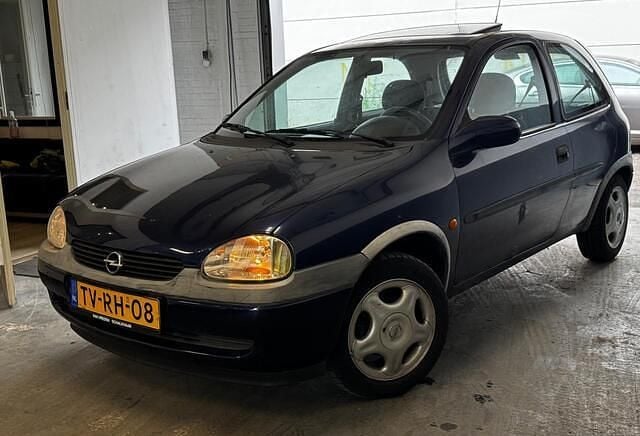 Blauw Gebruikt 1998 Opel Corsa Hatchback | € 750 (Goede deal) - Afbeelding 1/4