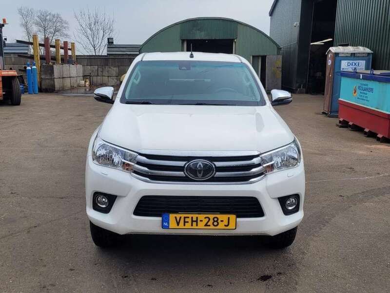 Wit Gebruikt 2020 Toyota HiLux Cool Pickup | € 36.250 (Iets duurder) - Afbeelding 1/4