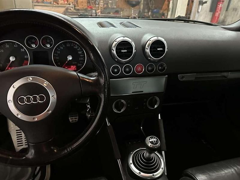 Occasion Audi TT Roadster 179 PK (131 kW) 2004 Zwart Cabriolet