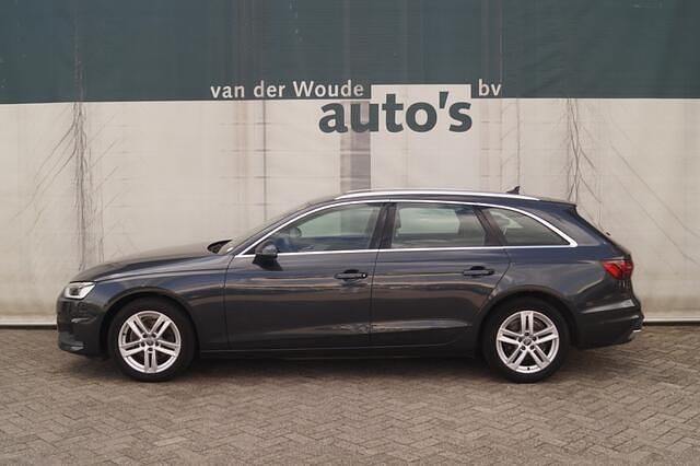Grijs Occasion 2022 Audi A4 Business Stationwagen | € 20.900 (Goede deal) - Afbeelding 1/4