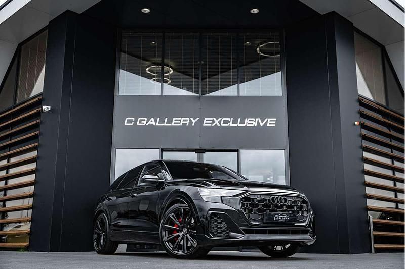 Zwart, metallic lak Gebruikt 2024 Audi Q8 e-tron Competition SUV | € 98.895 - Afbeelding 1/4