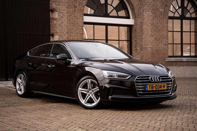 Zwart Gebruikt 2018 Audi A5 Coupé | € 25.900 (Iets duurder) - Afbeelding 1/4