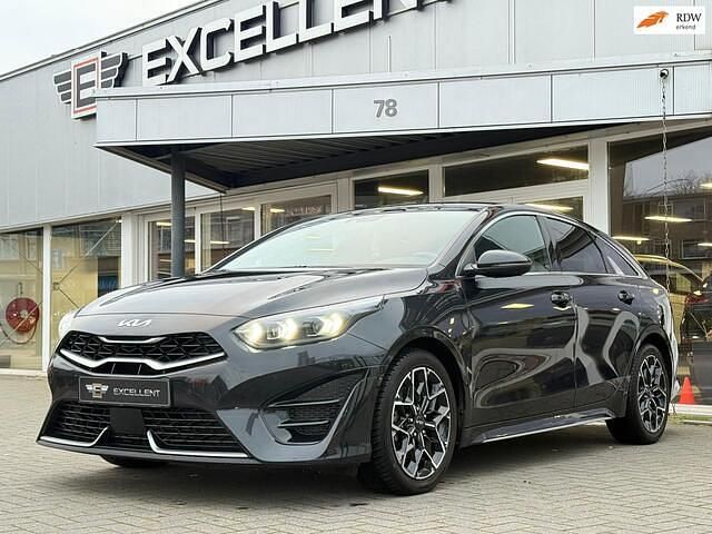 Zwart Occasion 2021 Kia ProCeed GT-Line Stationwagen | € 20.950 (Eerlijke prijs) - Afbeelding 1/4